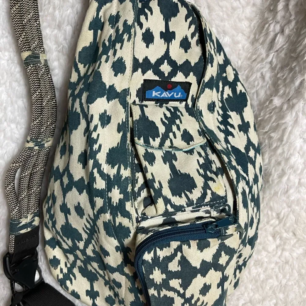 Kavu sling Rope Bag canvas  beige and deep blue blot color padded stitch logo